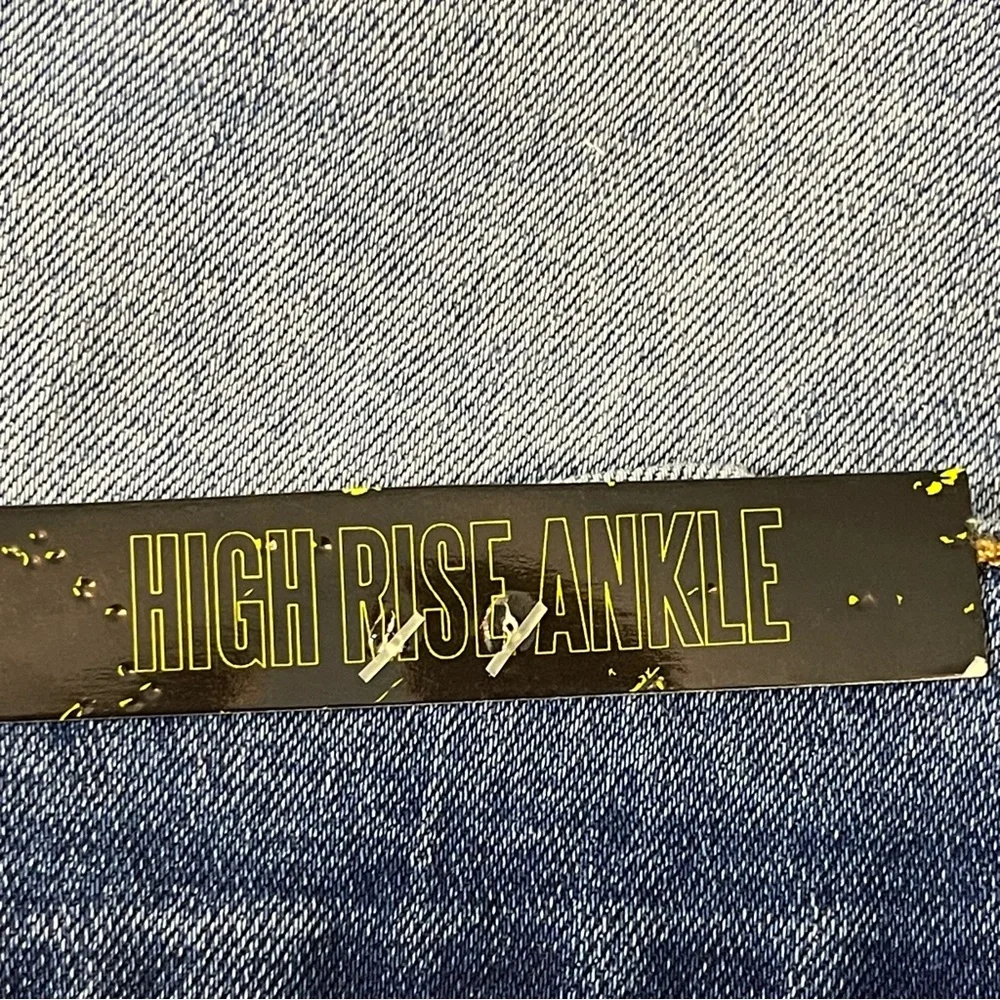 ELITE HIGH RISE ANKLE WOMENS DENIM JEANS. SIZE 21/22, STILL HAVE TAGS, P…